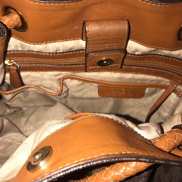 Michael Kors large shoulder bag & wallet set - Picture 3 of 8